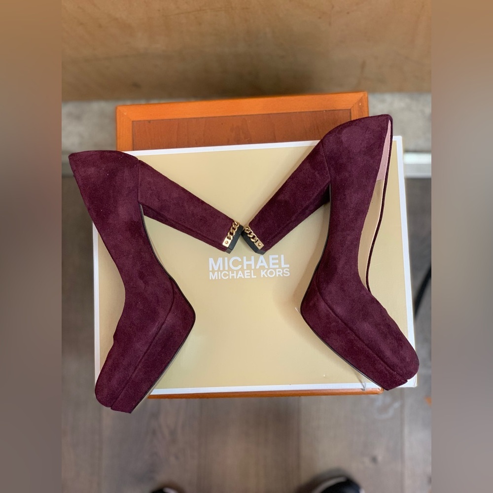 Michael Kors Elegant Plum Suede Platform Heels.    Size-6M - Picture 6 of 8